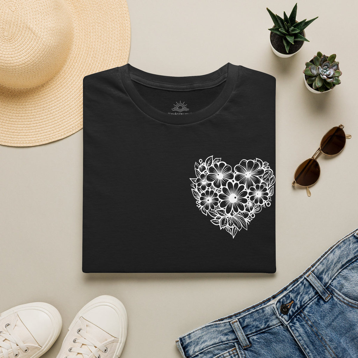 Bloom Kindly Floral Heart T-Shirt – Daisy Line Art