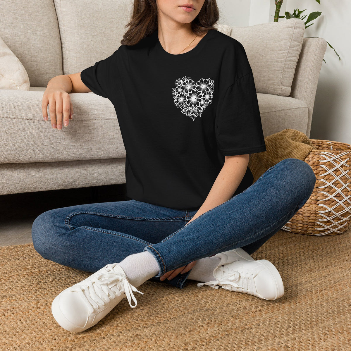 Bloom Kindly Floral Heart T-Shirt – Daisy Line Art