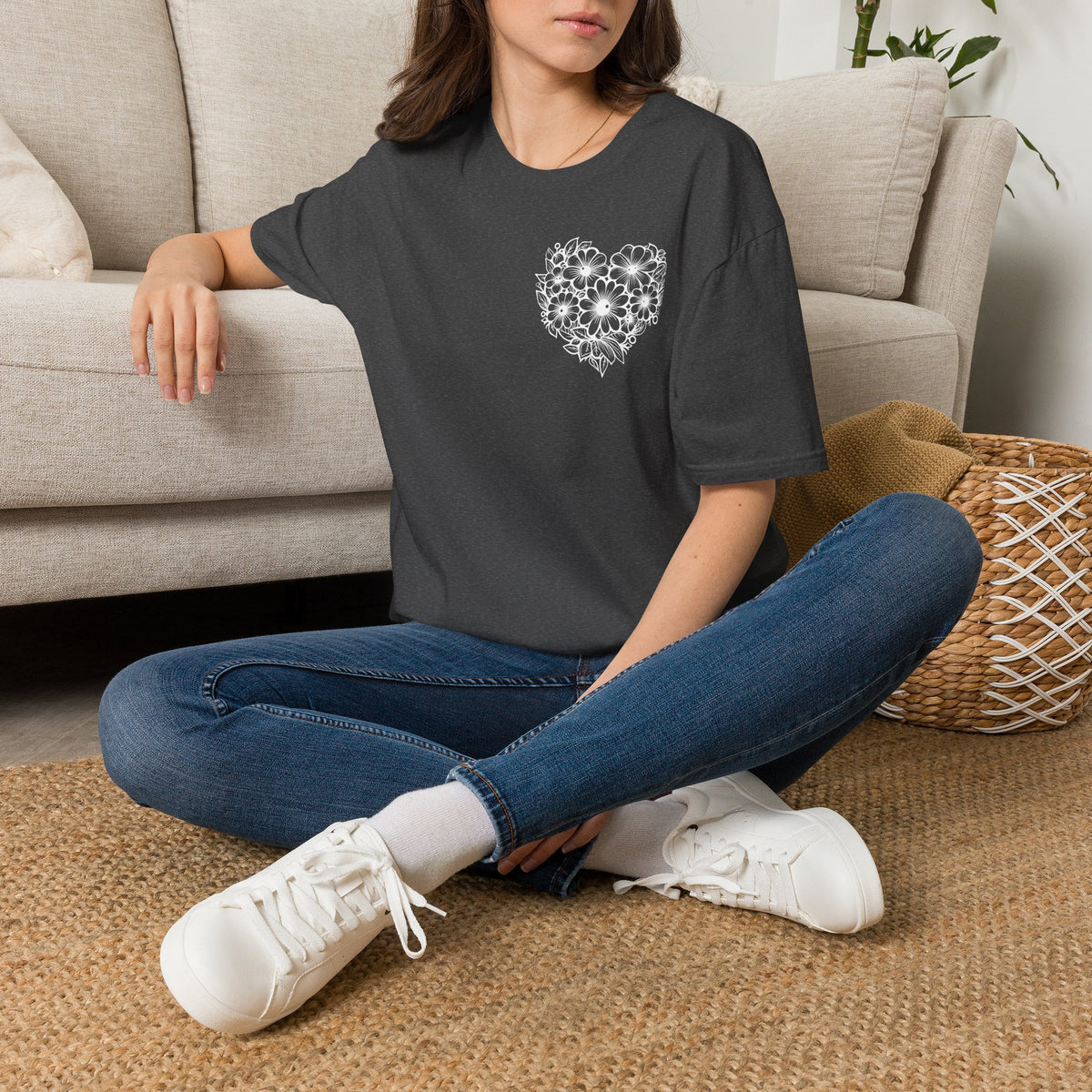 Bloom Kindly Floral Heart T-Shirt – Daisy Line Art