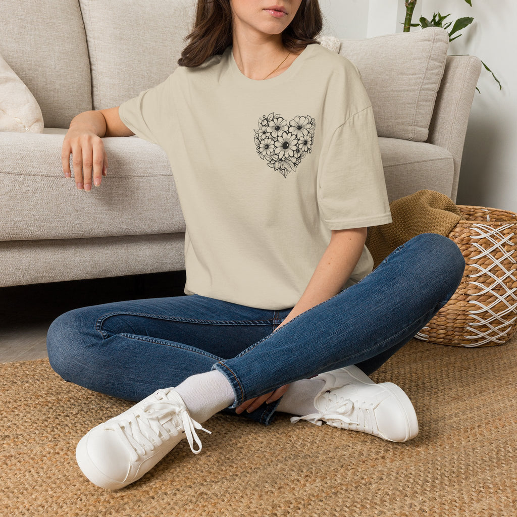 Bloom Kindly Floral Heart T-Shirt – Daisy Line Art