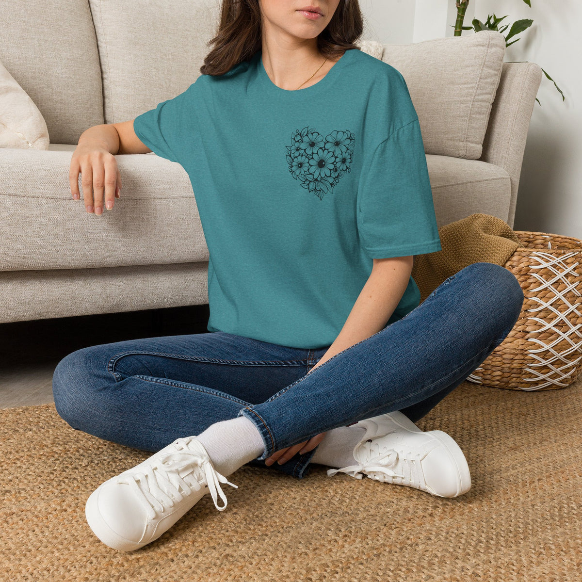 Bloom Kindly Floral Heart T-Shirt – Daisy Line Art
