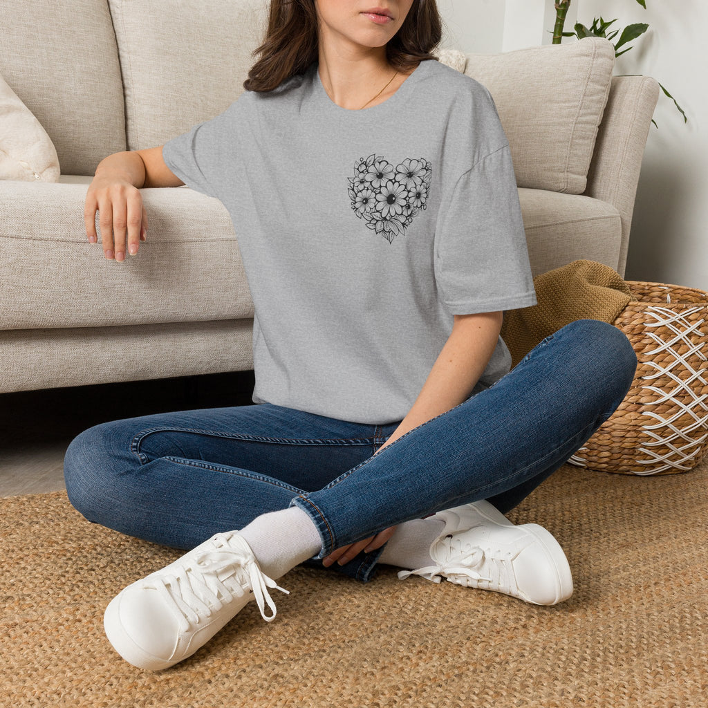 Bloom Kindly Floral Heart T-Shirt – Daisy Line Art